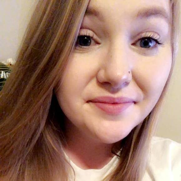 Meet your Posher, Brooke - Picture 1 of 1